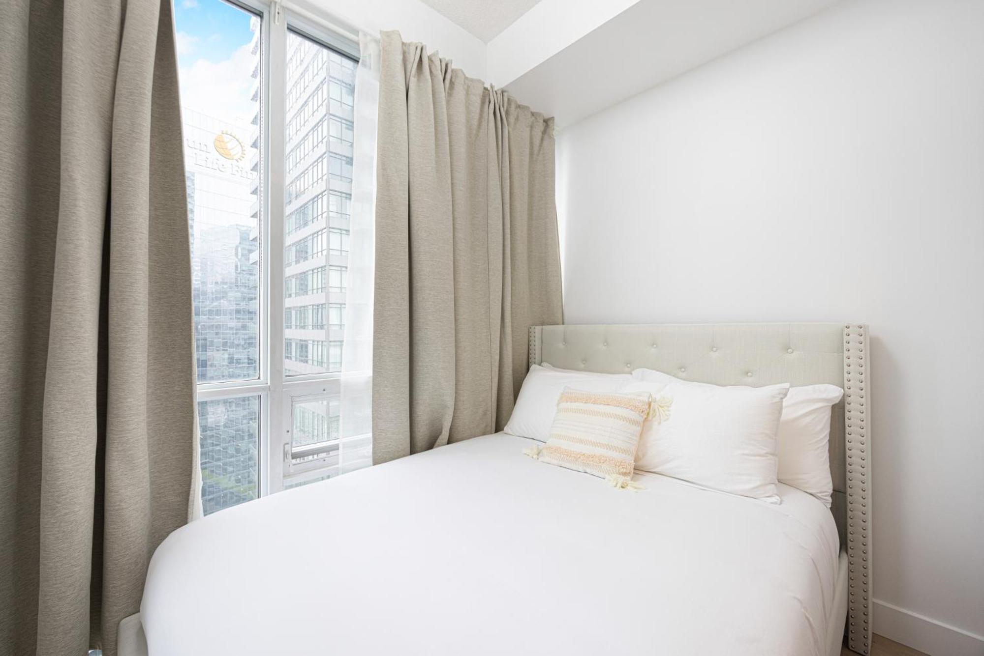 Newly Renovated Cozy Condo/Union Station Торонто Екстер'єр фото