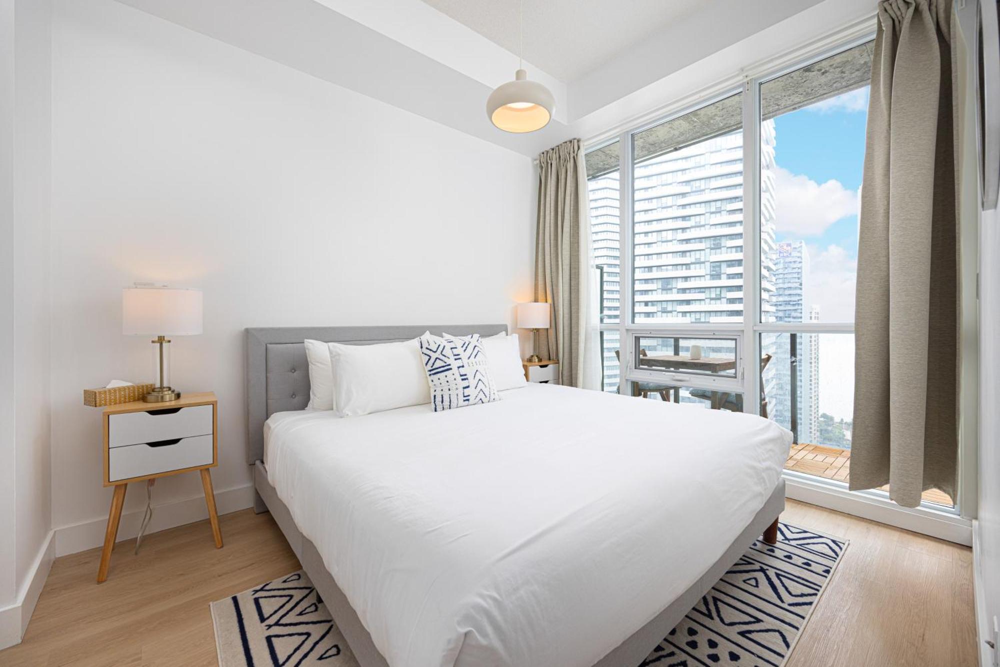 Newly Renovated Cozy Condo/Union Station Торонто Екстер'єр фото