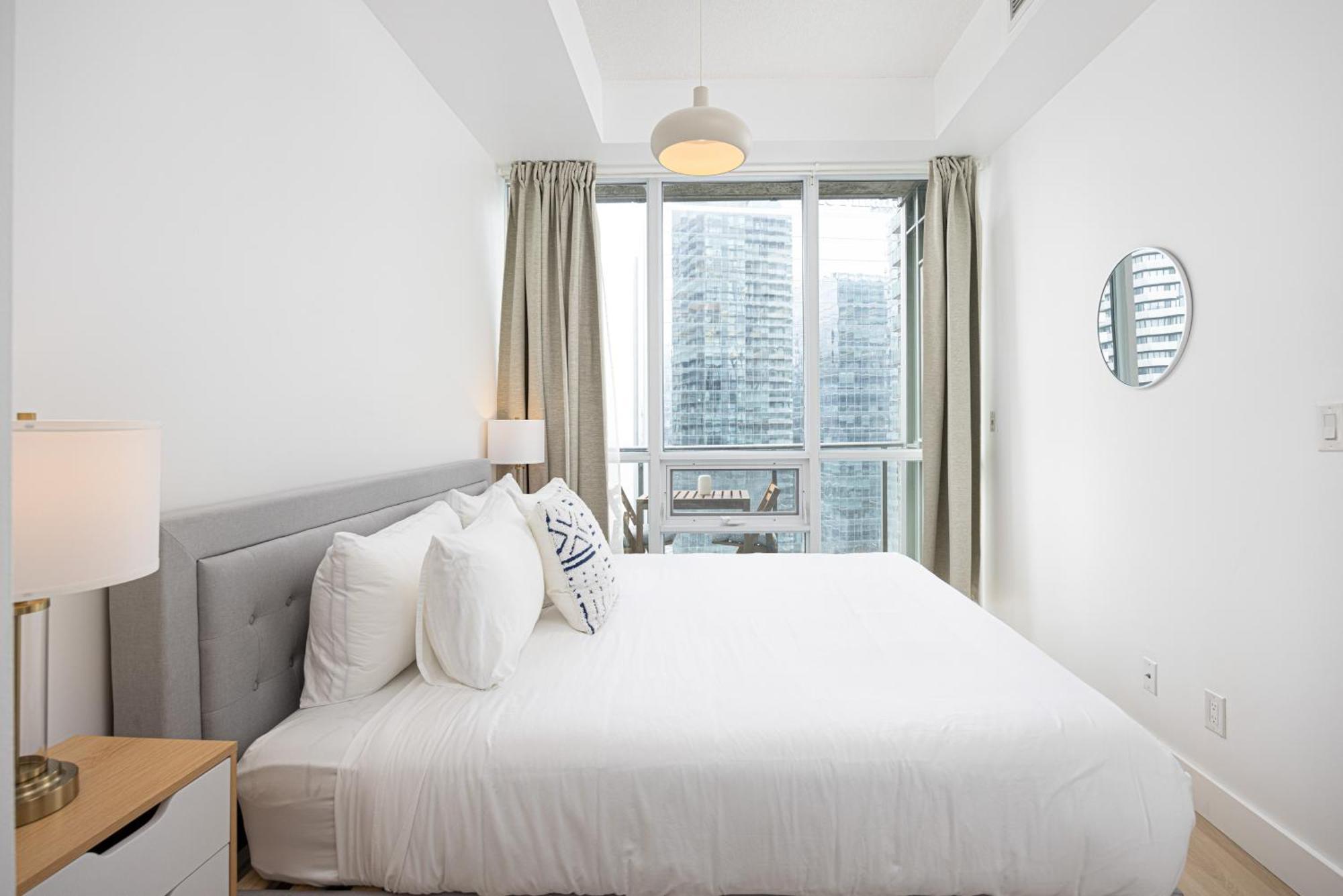 Newly Renovated Cozy Condo/Union Station Торонто Екстер'єр фото